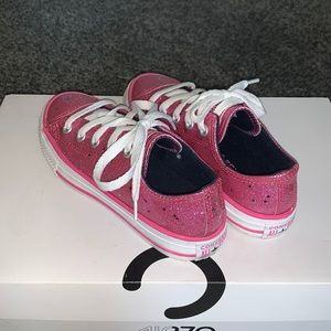 Converse pink sparkles with colored stars ✨